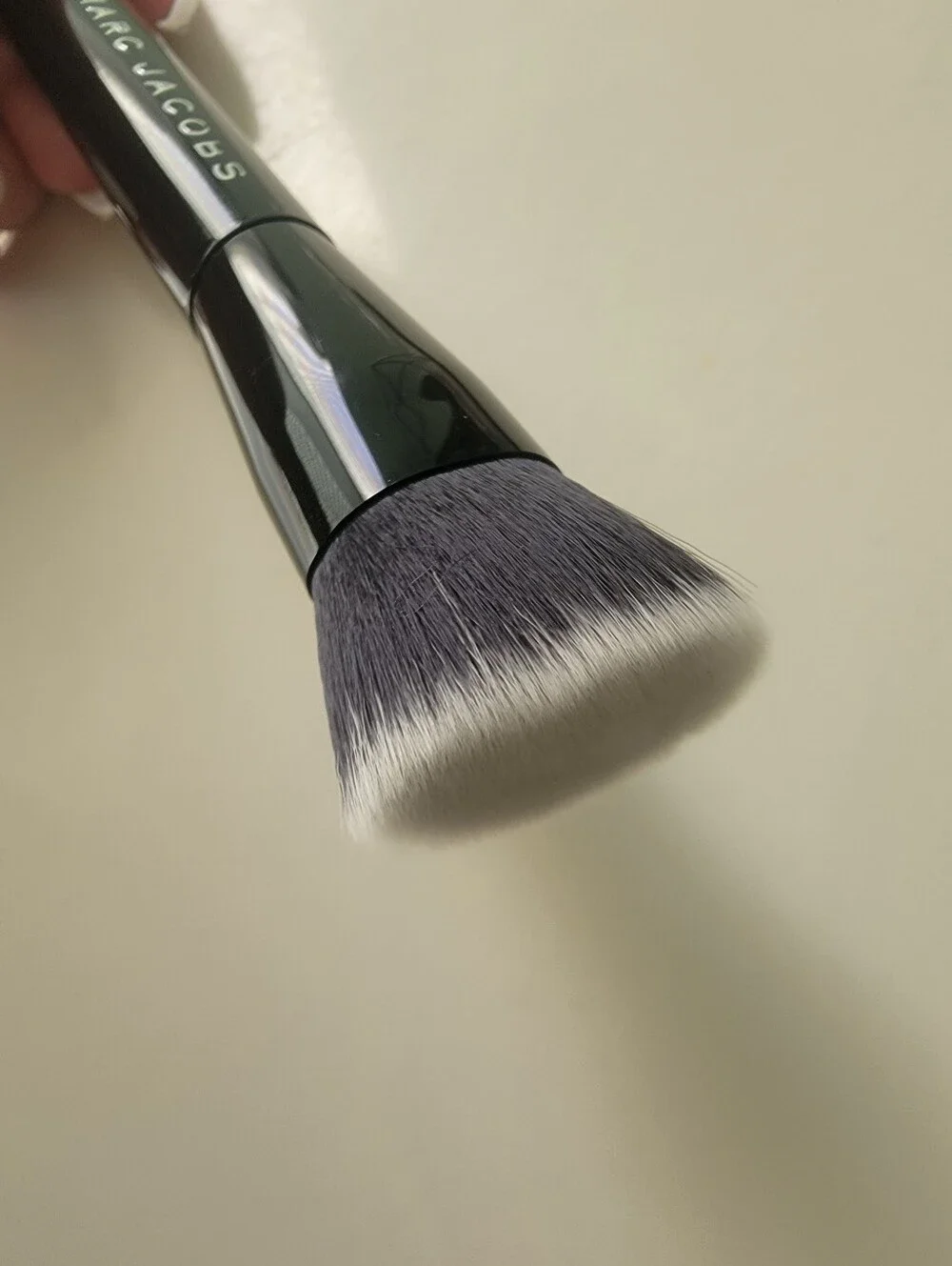 Marc Jacobs The Shape Contour and Blush Brush No.